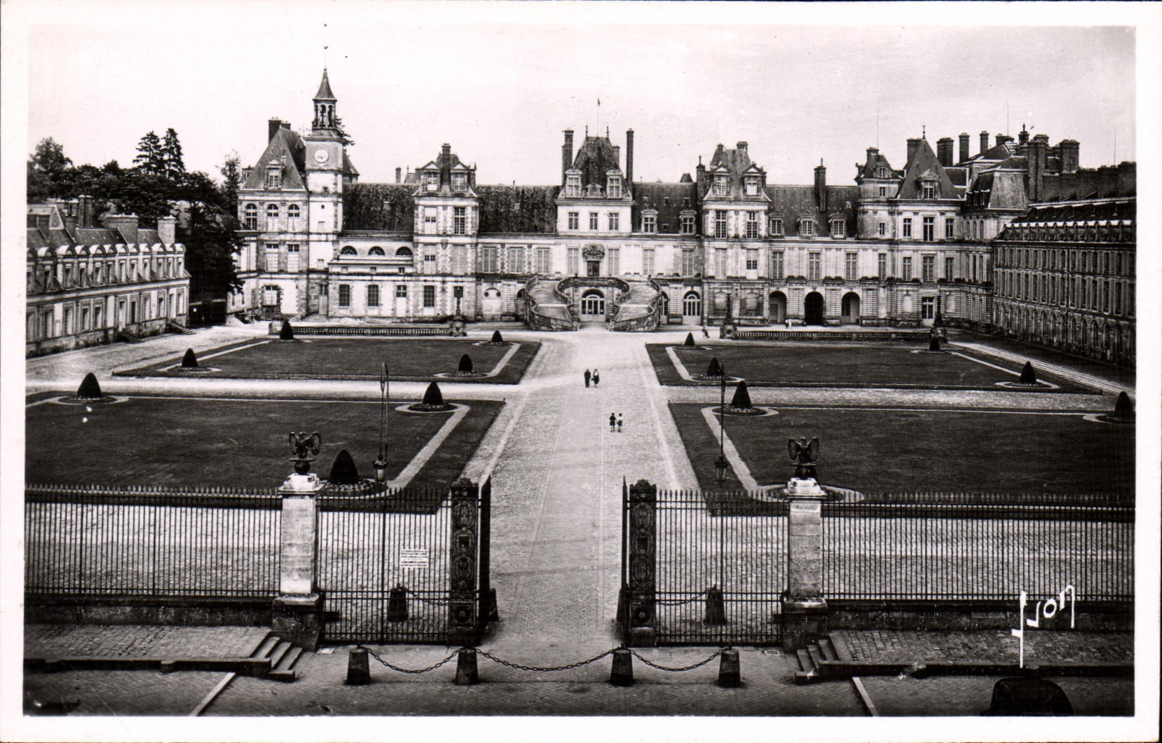 CPA Fontainebleau Le Palais Cour Des Adieux