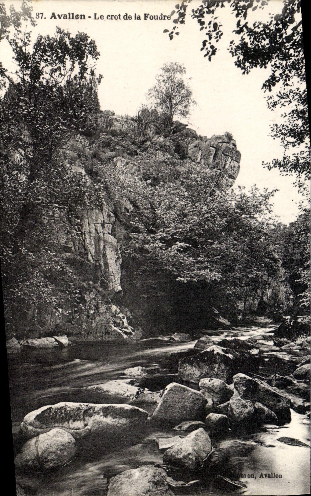 VINTAGE POSTCARD Avallon Crot Of the Lightning