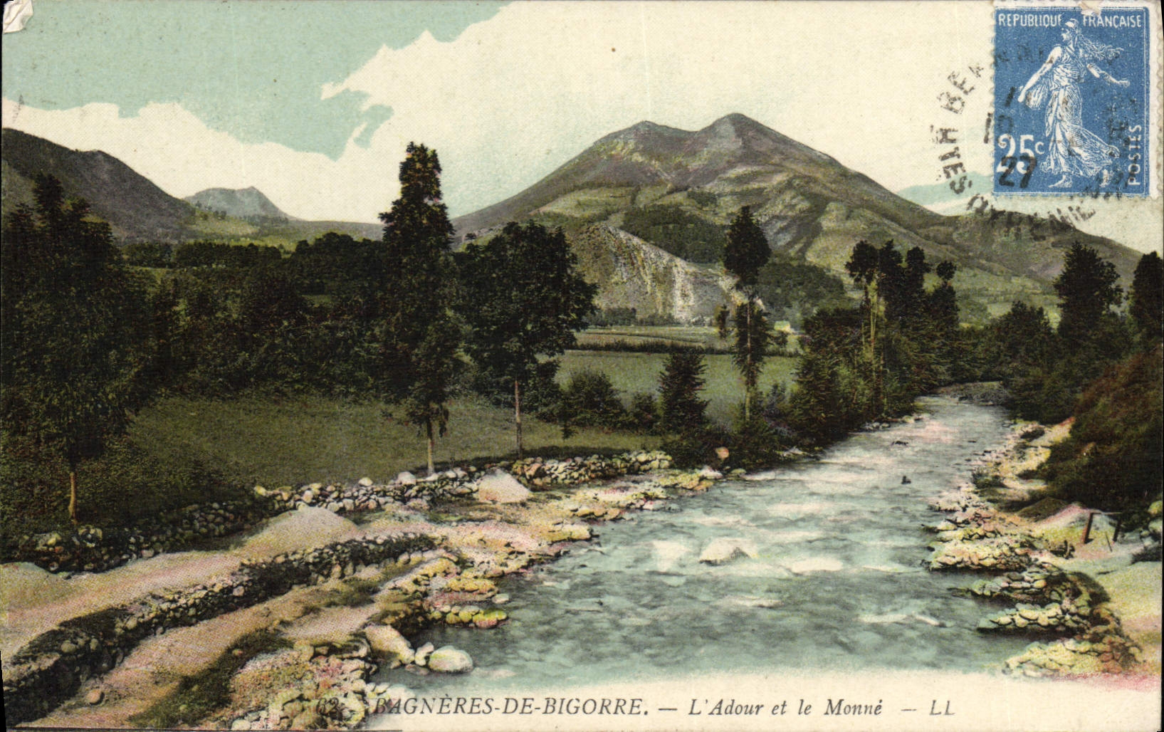 CPA Bagneres De Bigorre L'Adour Et Le Monne