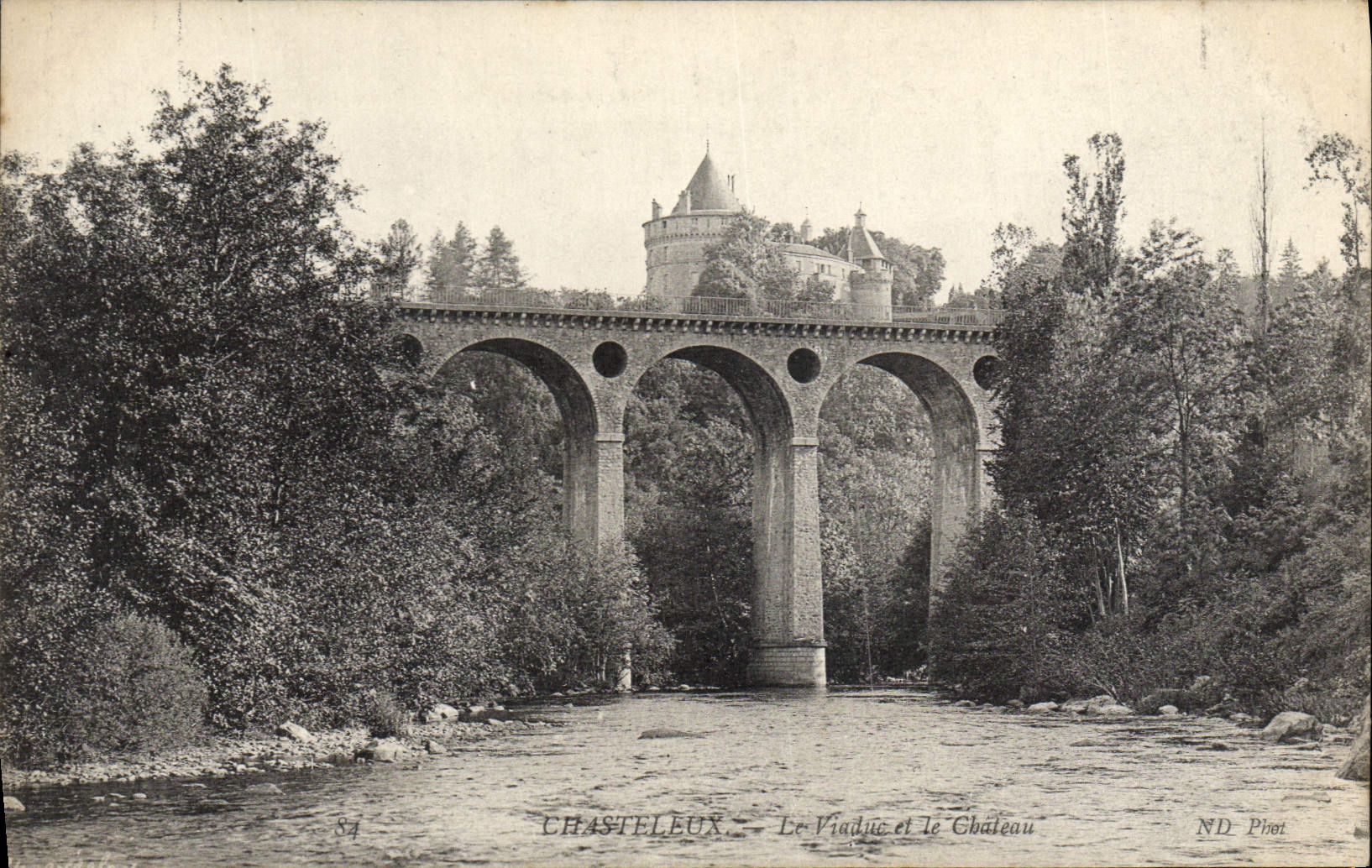 POSTAL Chastellux de la VENDIMIA el viaducto y el castillo