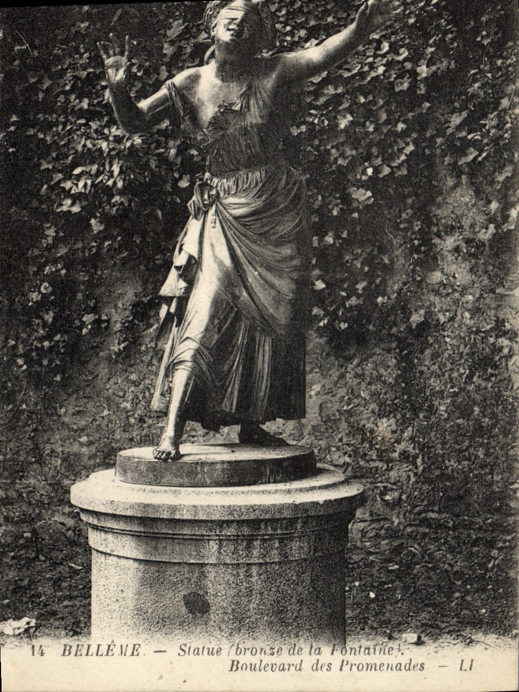 CPA Belleme Statue bronze de la fontaine Boulevard Des Promenades