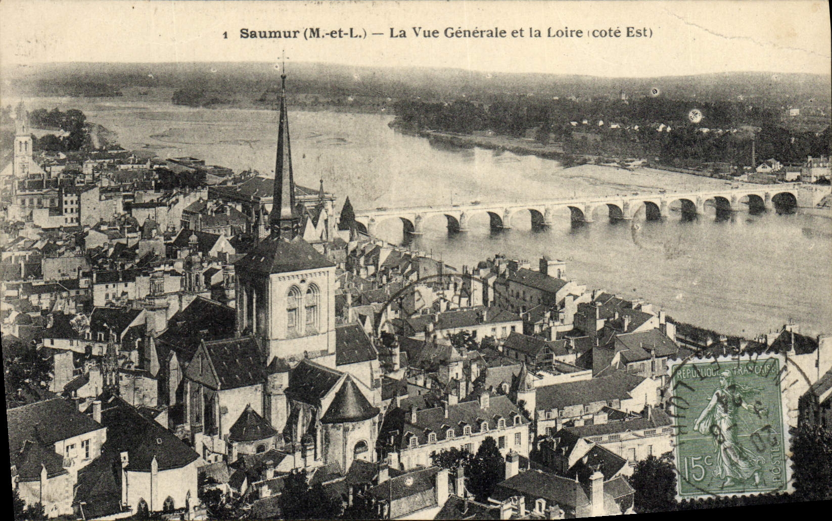 CPA Saumur Vue Generale Et La Loire
