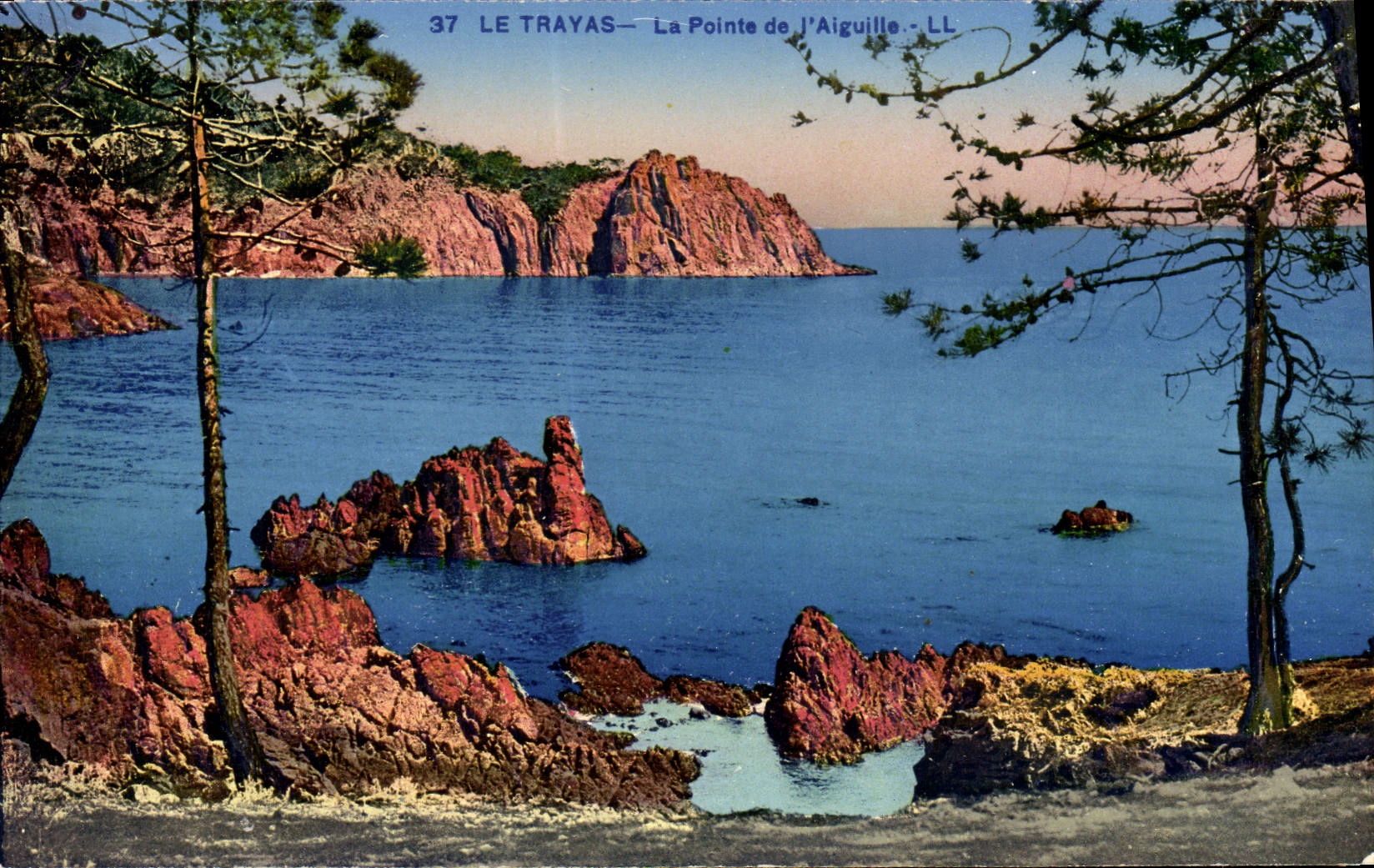 VINTAGE POSTCARD Trayas Top of I' Aiguille