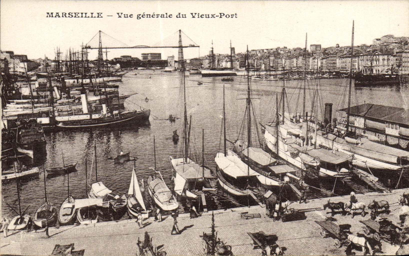 CPA Marseille Vue Generale Du Vieux Port Bateaux