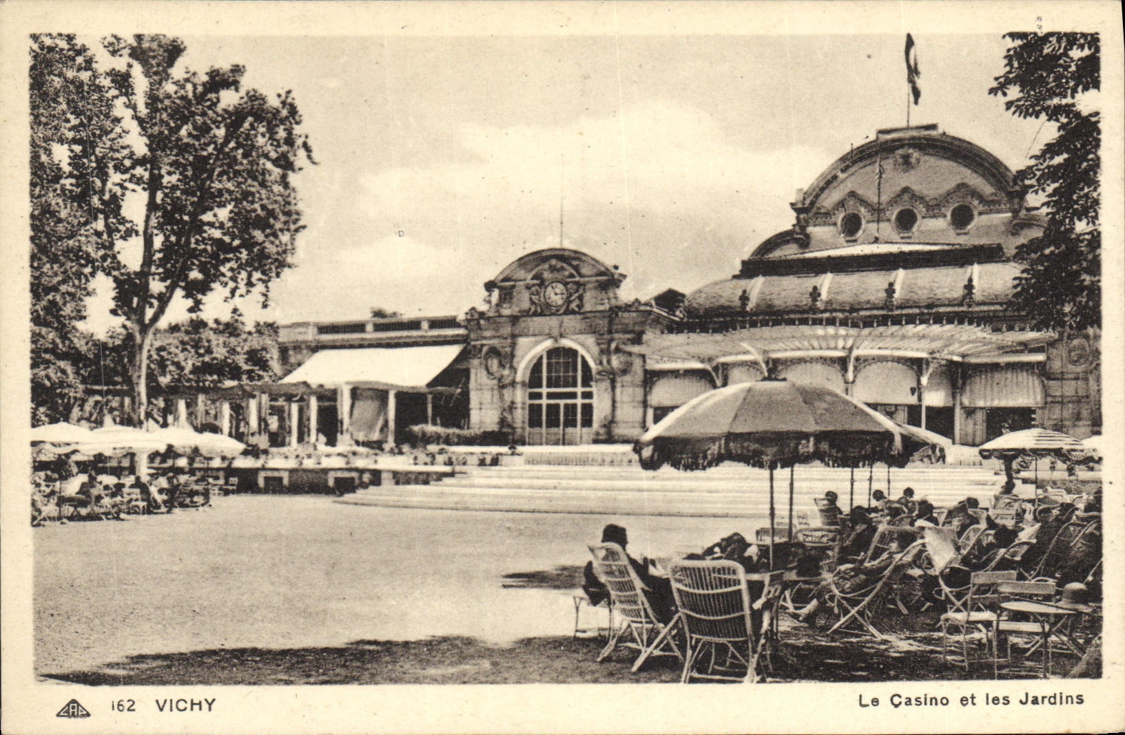 CPA Vichy Le Casino Et Les Jardins