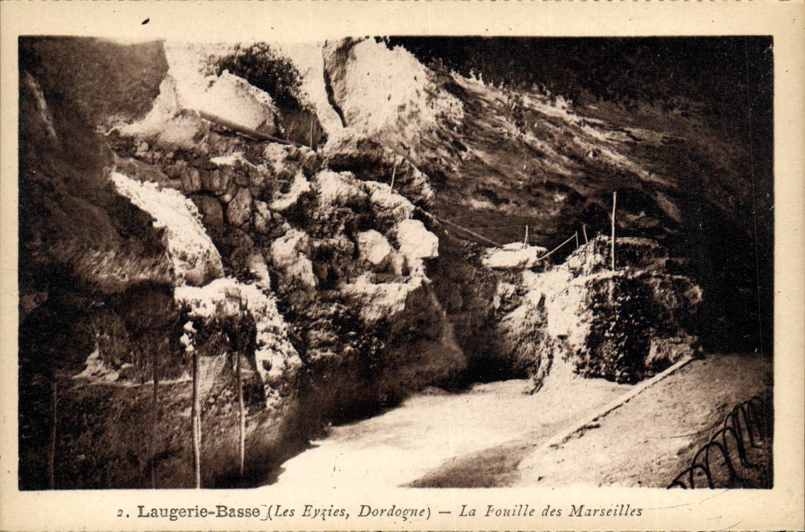 CPA Laugerie Basse La Fouille Des Marseilles