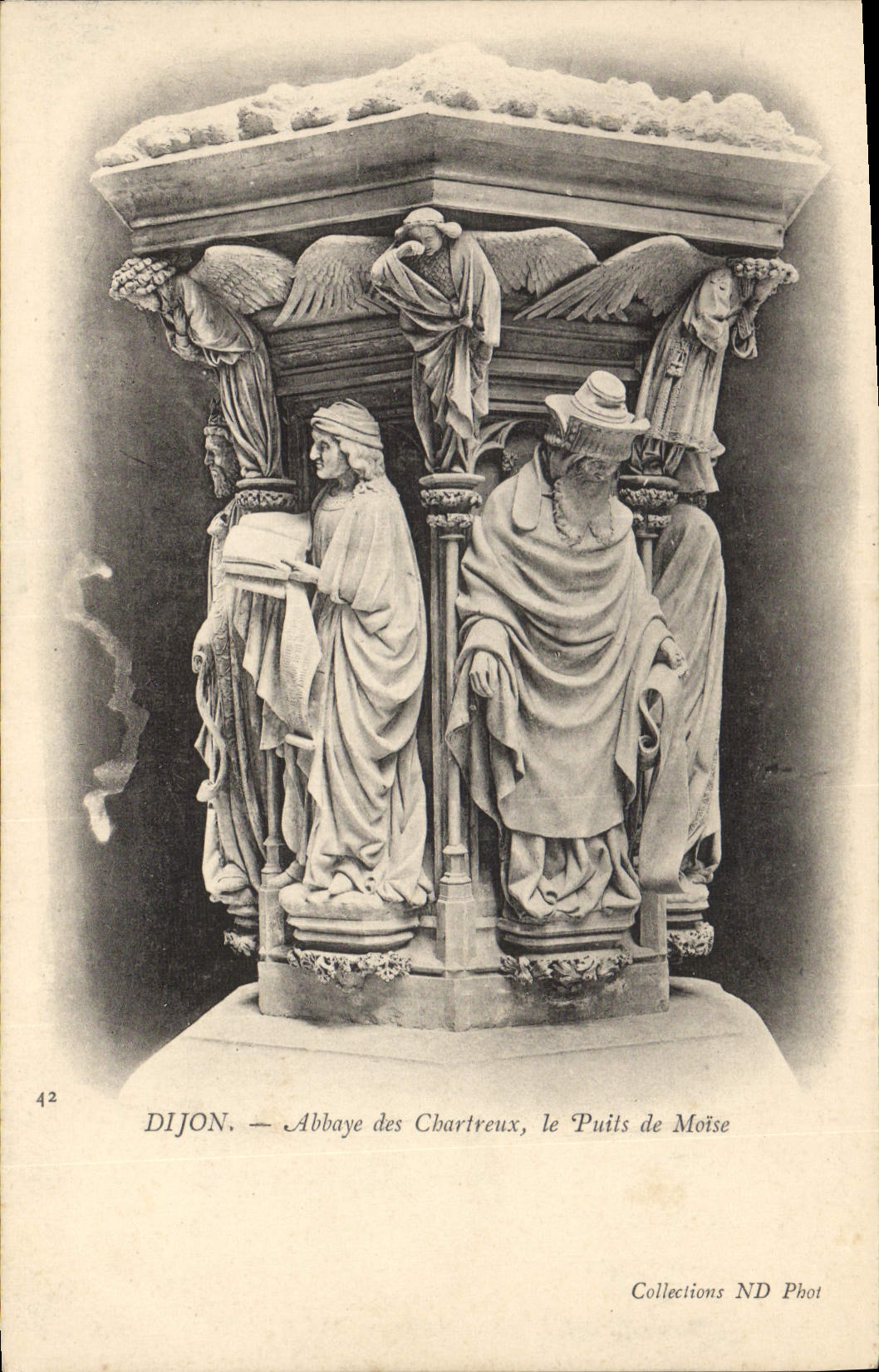 CPA Dijon Abbaye Des Chartreux Le Puits De Moise