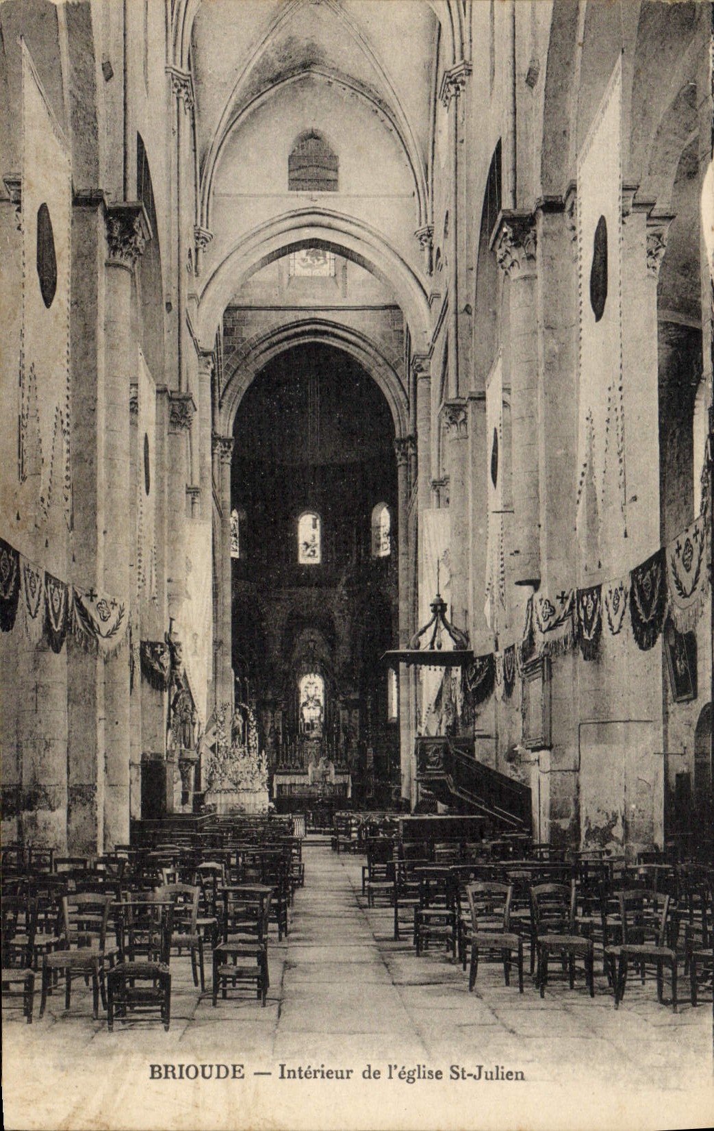VINTAGE POSTCARD Interior Brioude De I' Eglise St Julien