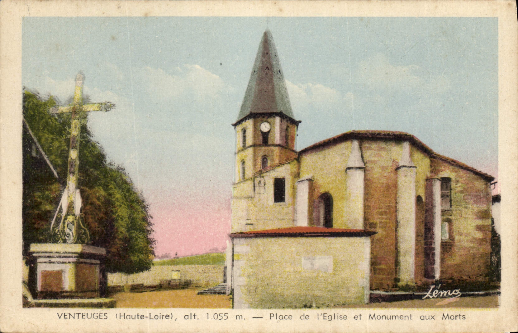 CPA Venteuges Place De I'Eglise Et Monument Aux Morts Militaria