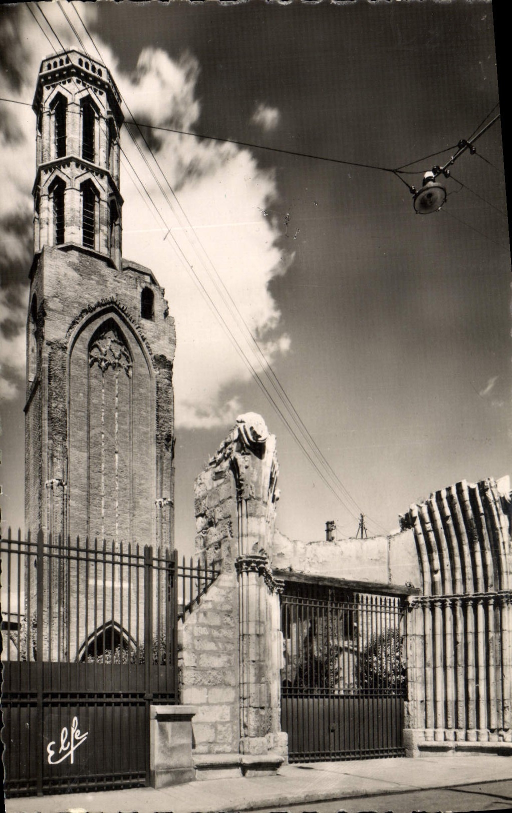 CPM Toulouse Clocher et porche de l'ancienne eglise des Cordeliers