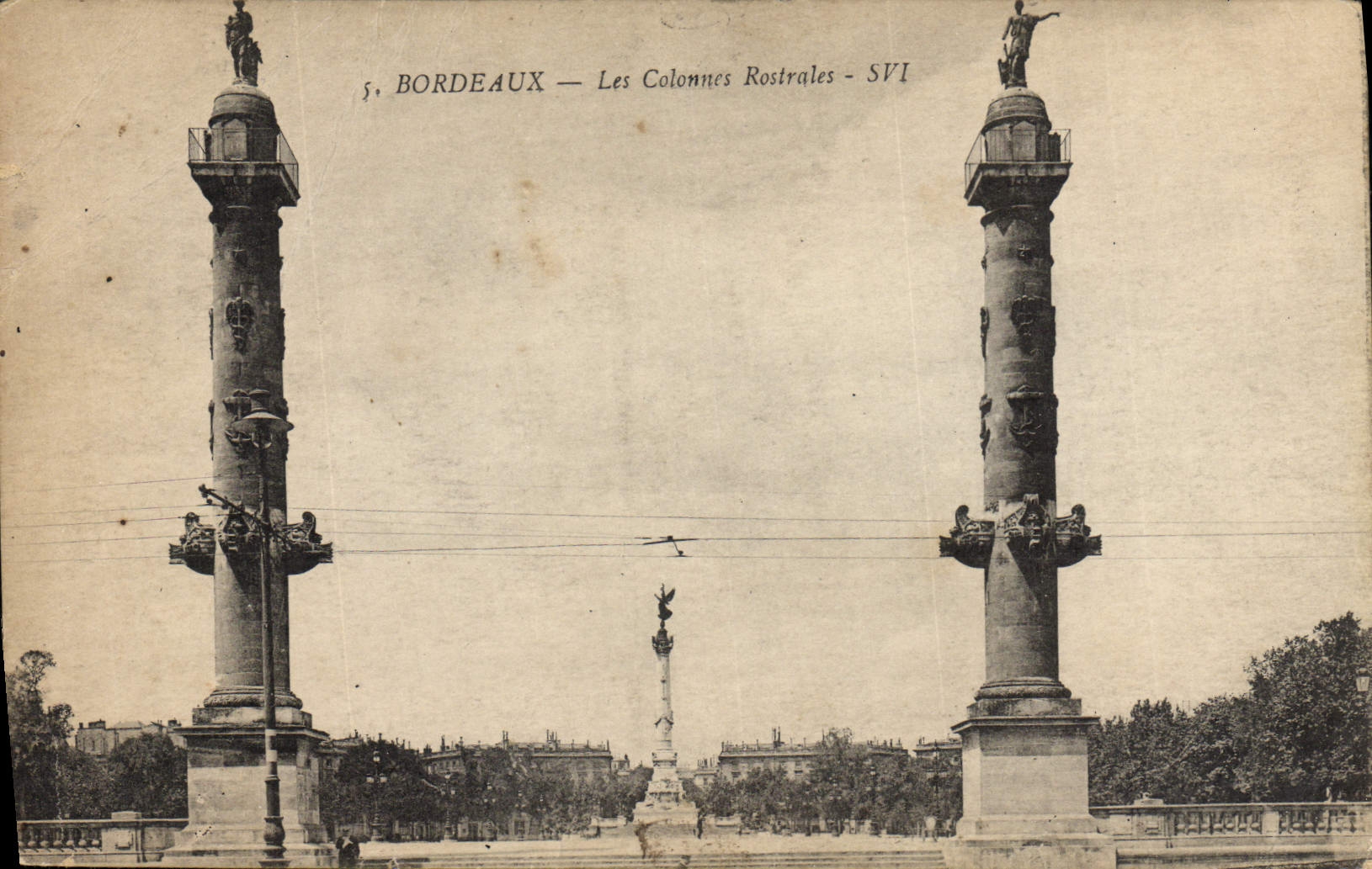 CPA Bordeaux Les Colonnes Rostrales