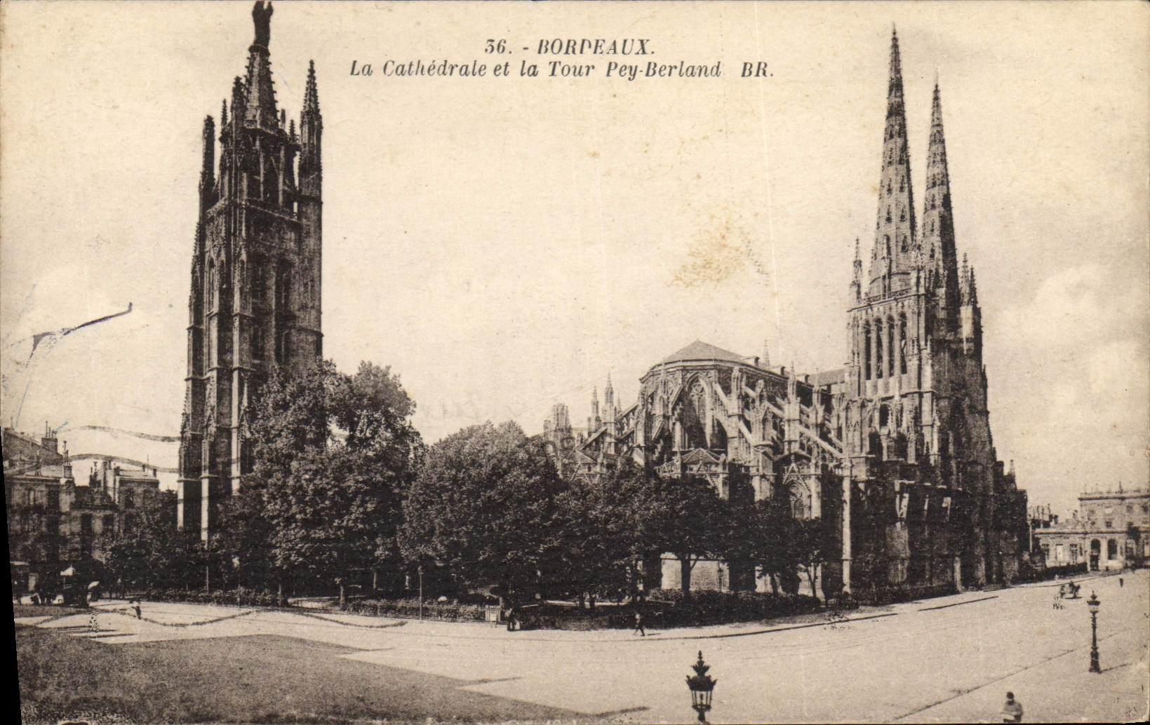 CPA Bordeaux La Cathedrale Et La Tour Pey Berland