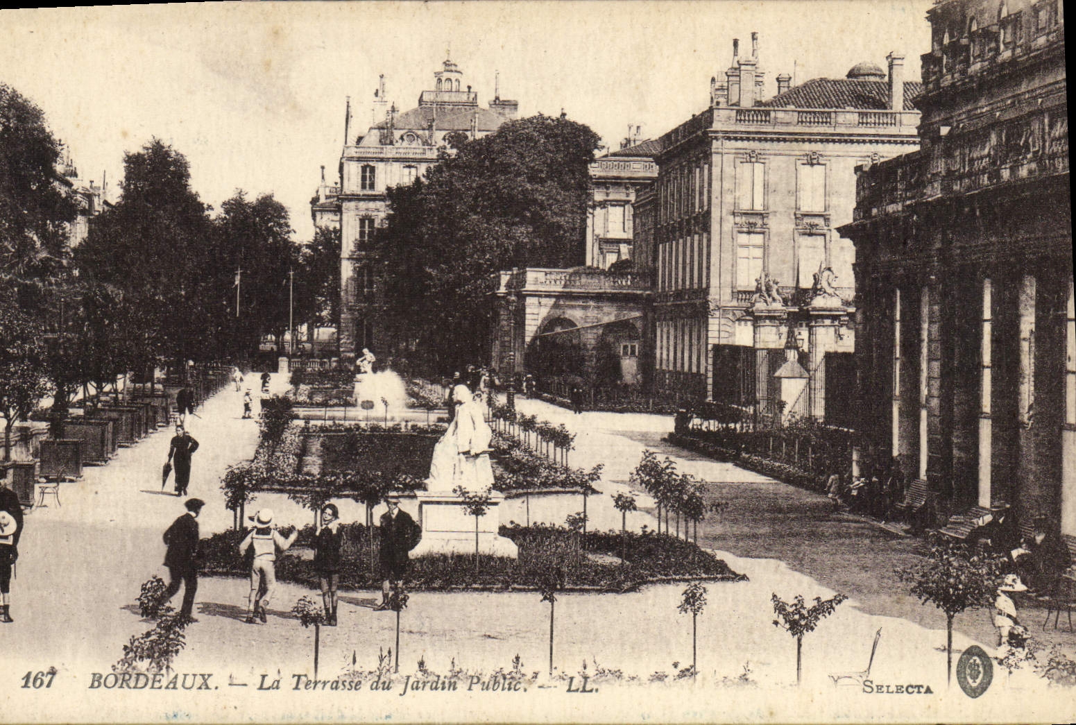 CPA Bordeaux La Terrasse Du Jardin Public