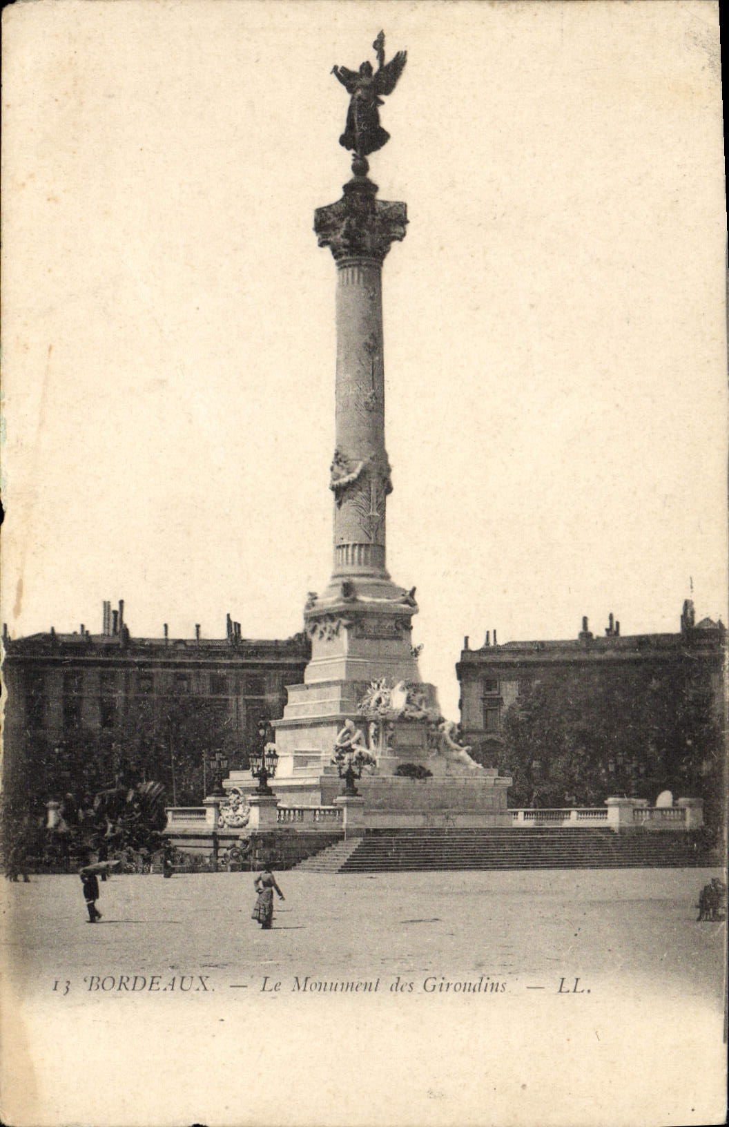 CPA Bordeaux Le monument Des Girondins