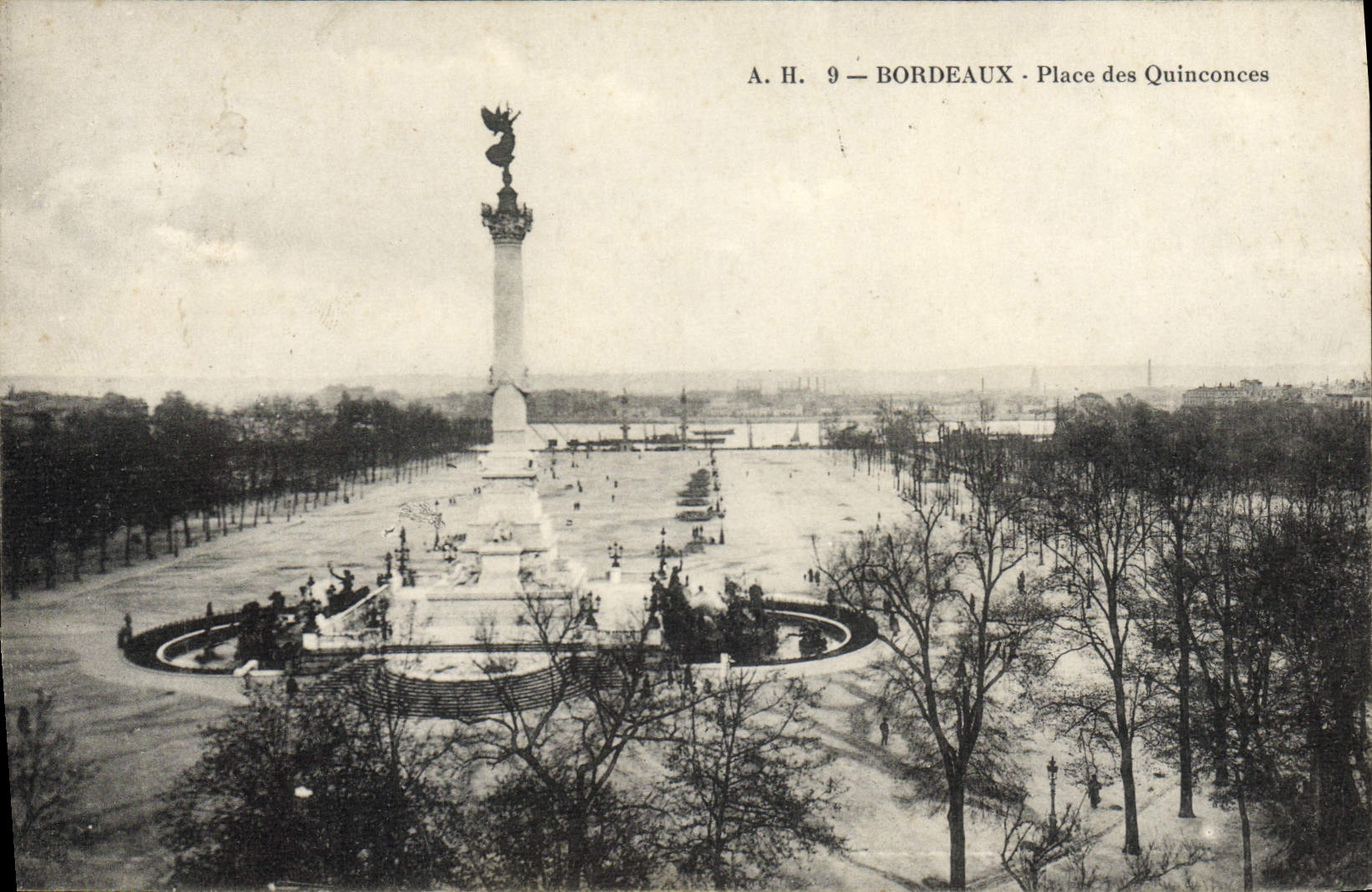 CPA Bordeaux Place Des Quinconces