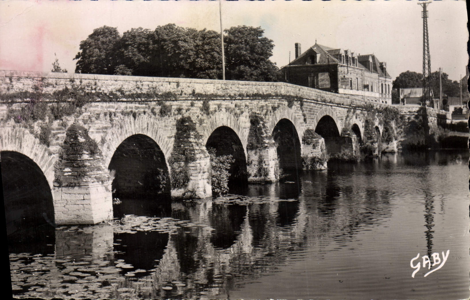 CPM Pont Rean Le Pont et l'Hotel Chartier