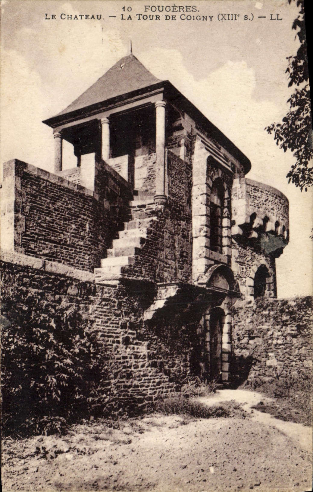 VINTAGE POSTCARD Ferns the castle the Tower De Coigny