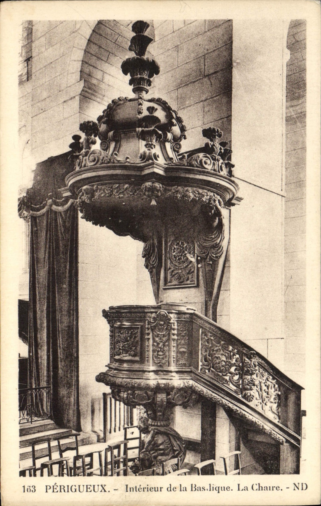 CPA Perigueux Interieur de la basilique La chaire 