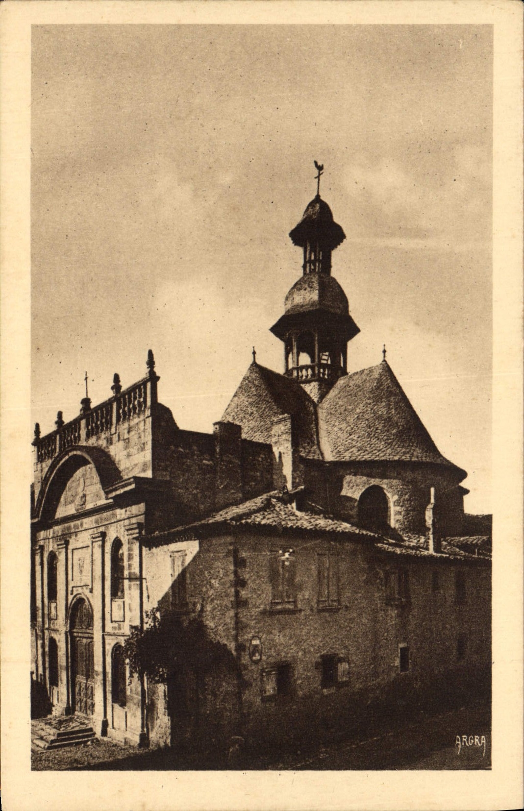 VINTAGE POSTCARD Villefranche de Rouergue Church of the Penitent Blacks