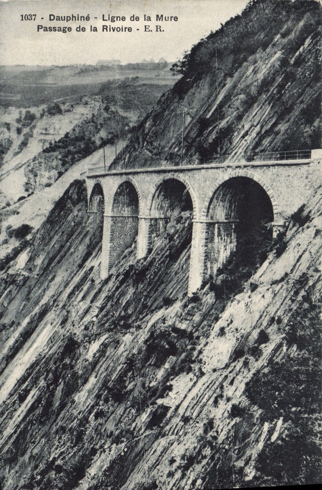 CPA Dauphine Ligne de la Mure Passage de la Rivoire