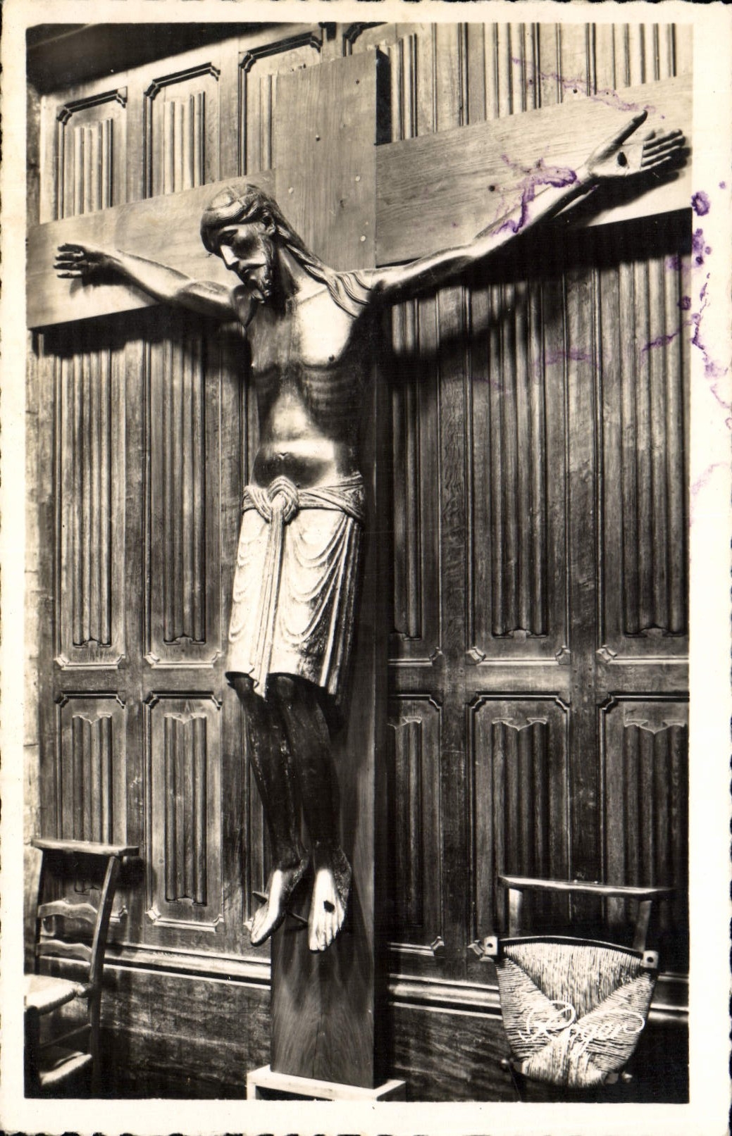 CPA Saint Flour Interieur de la Cathedrale Le Bon dieu