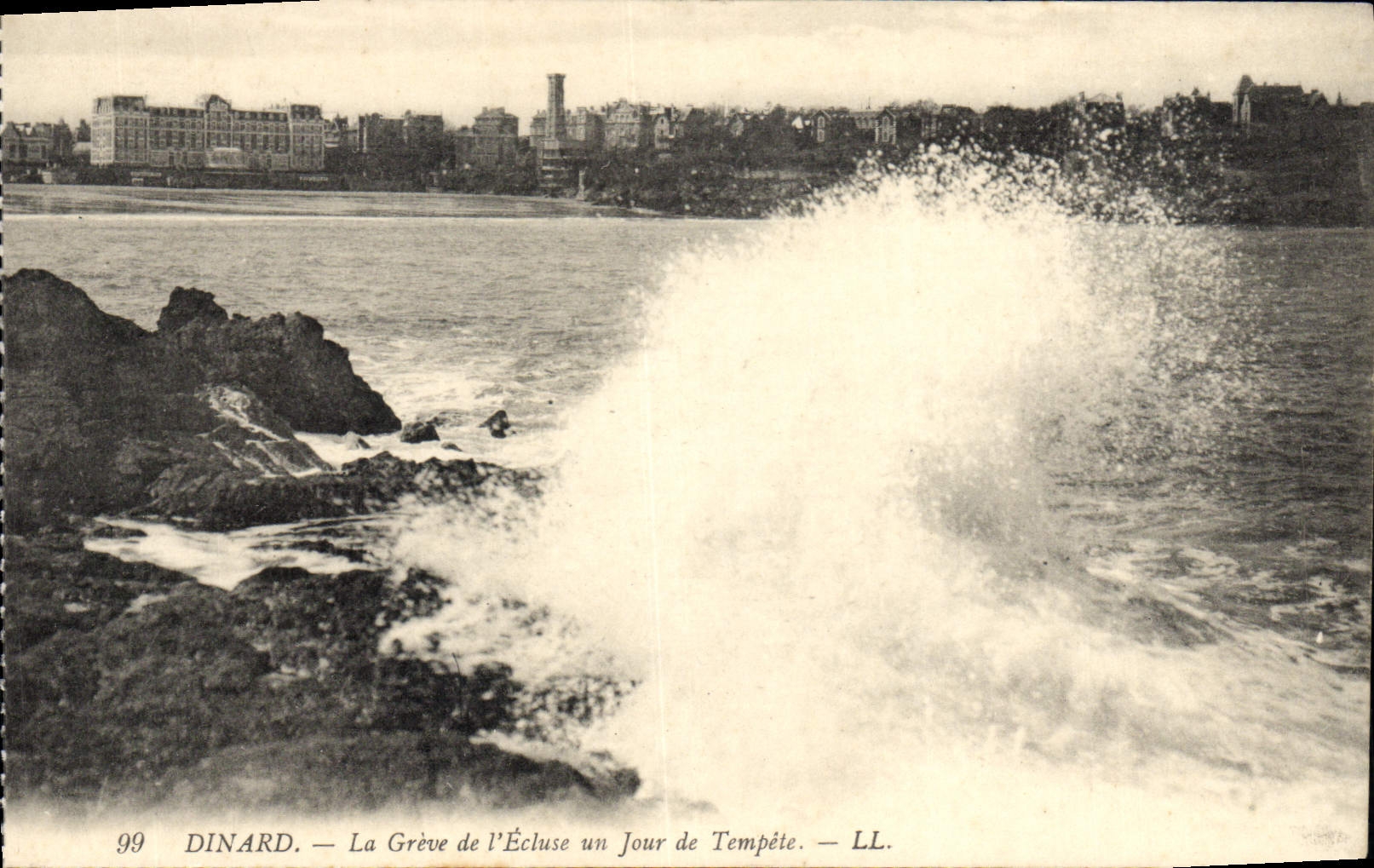 VINTAGE POSTCARD Dinard the Strike of the Lock one Day of Storm