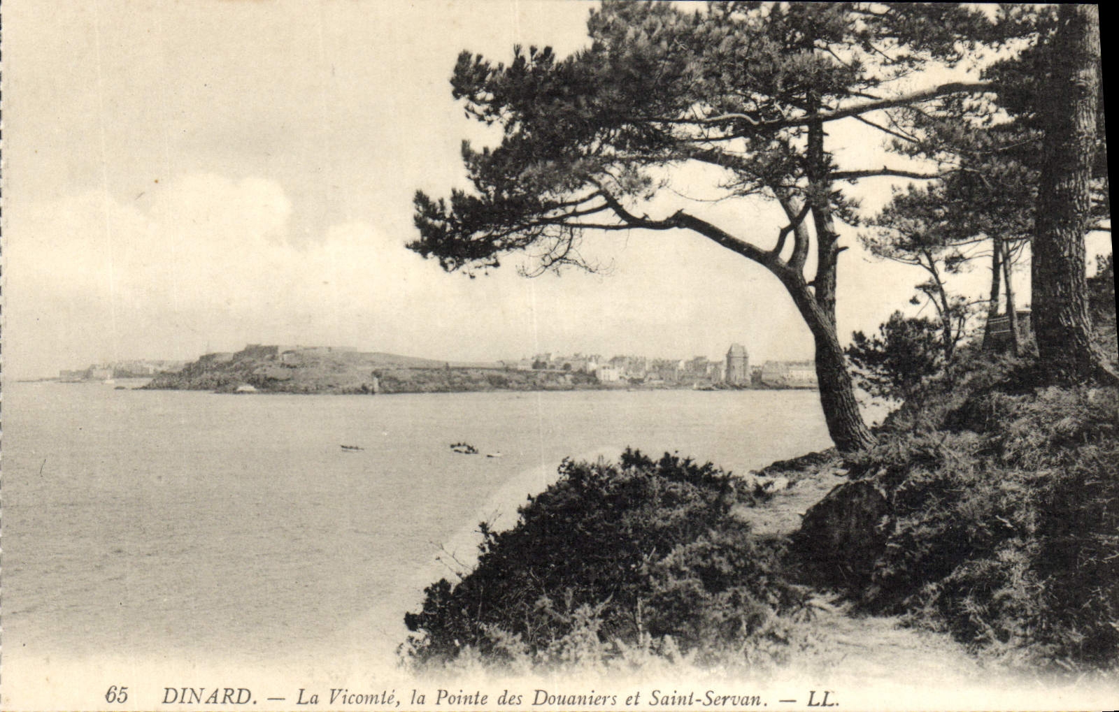 CPA Dinard La Vicomte la Pointe des Douaniers et Saint Servan