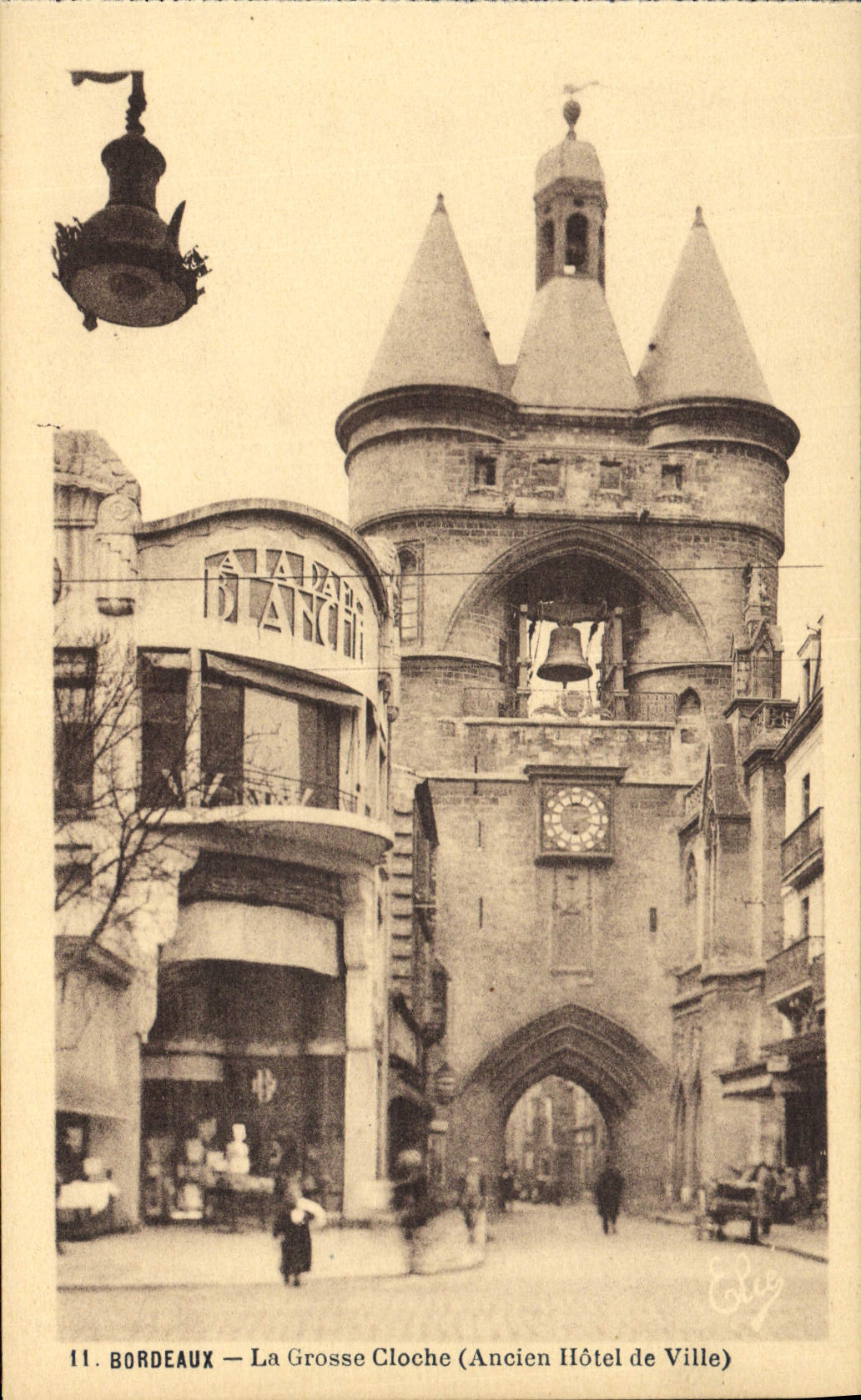 Burdeos de la POSTAL de la VENDIMIA el ayuntamiento viejo grande de Bell a la señora blanca