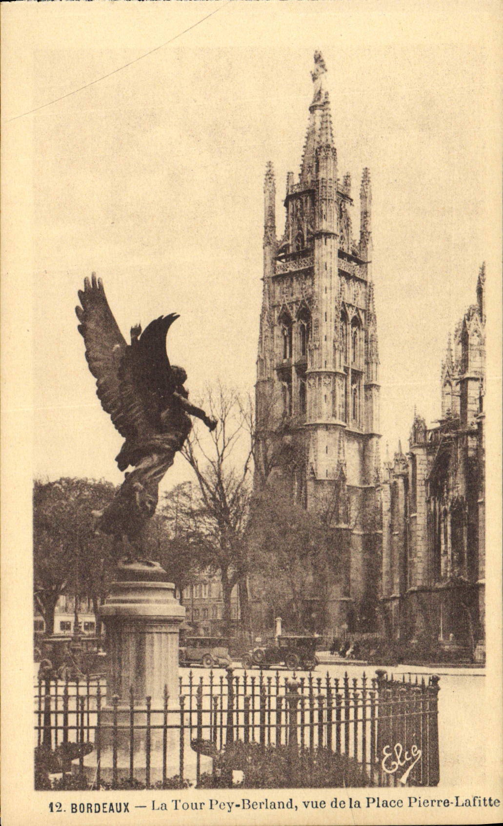 Burdeos de la POSTAL de la VENDIMIA la torre Pey Berland visto del lugar Pedro Lafitte
