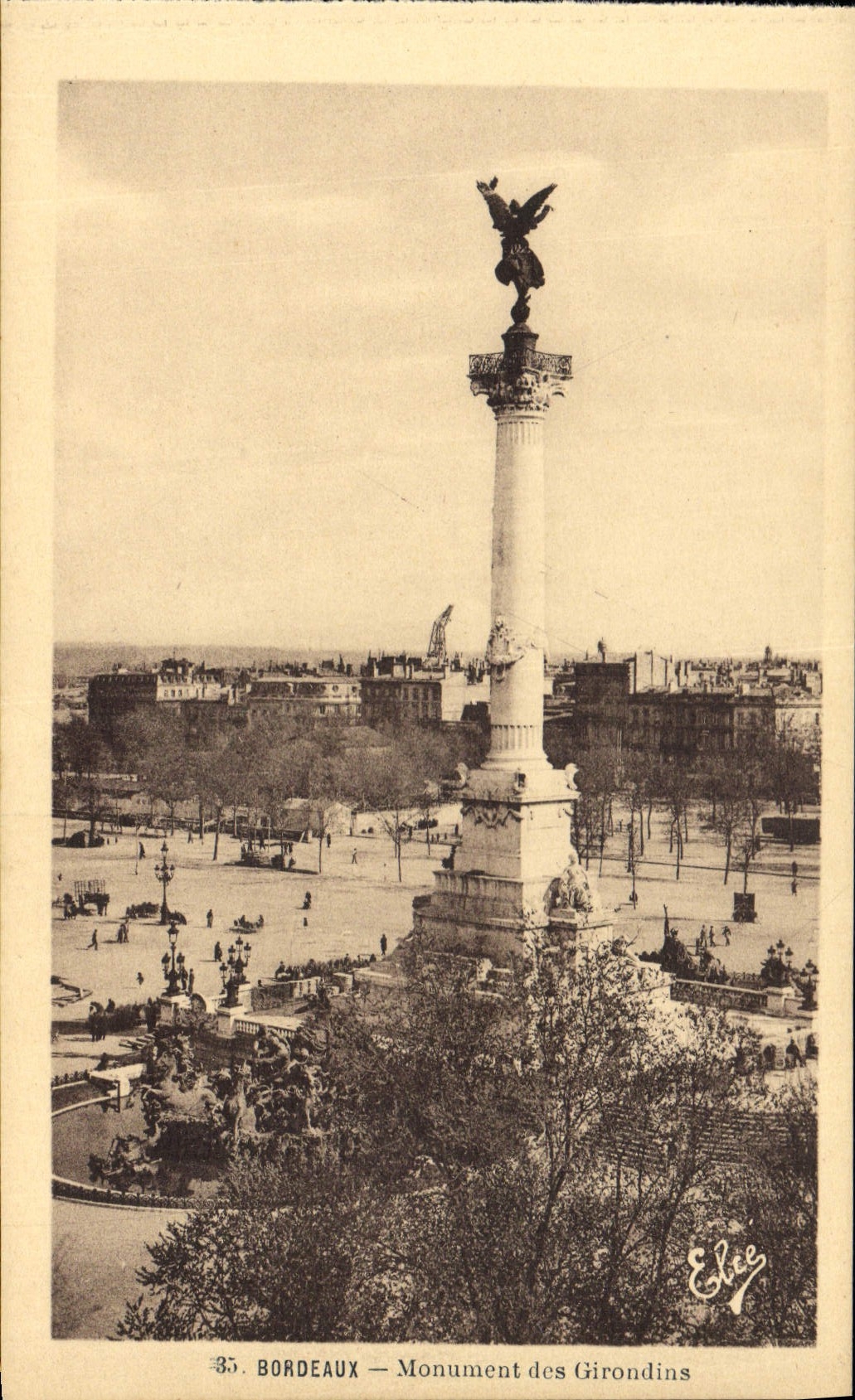 CPA Bordeaux Monument des Girondins