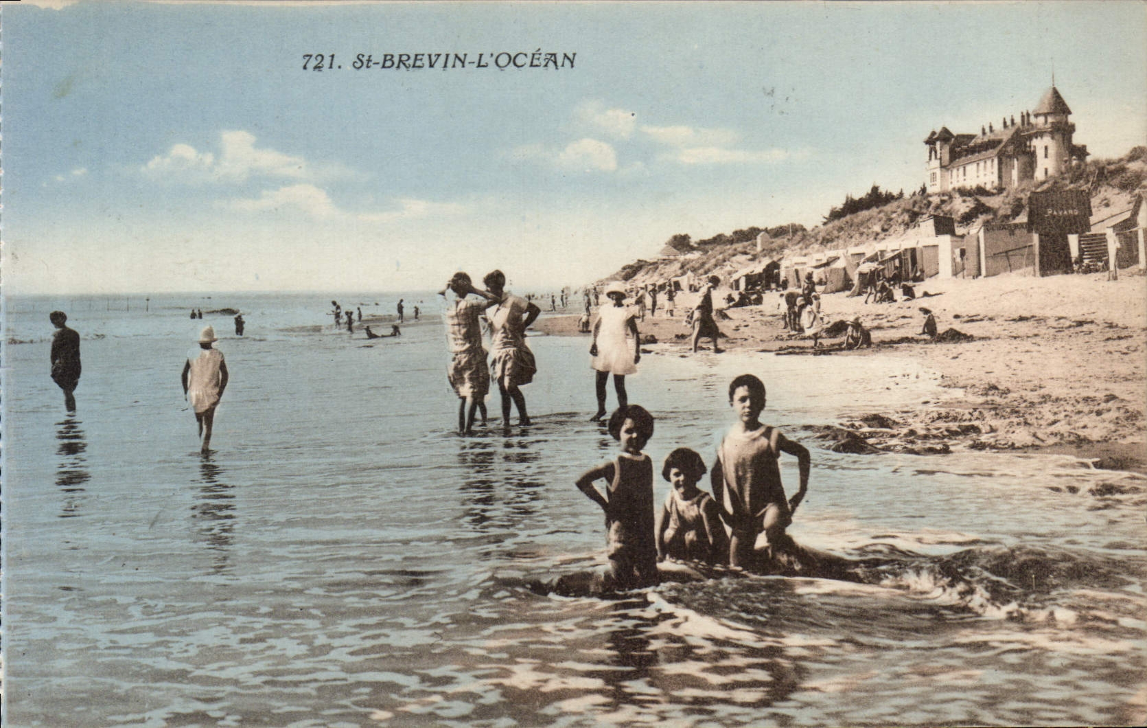 VINTAGE POSTCARD St Brevin the Ocean