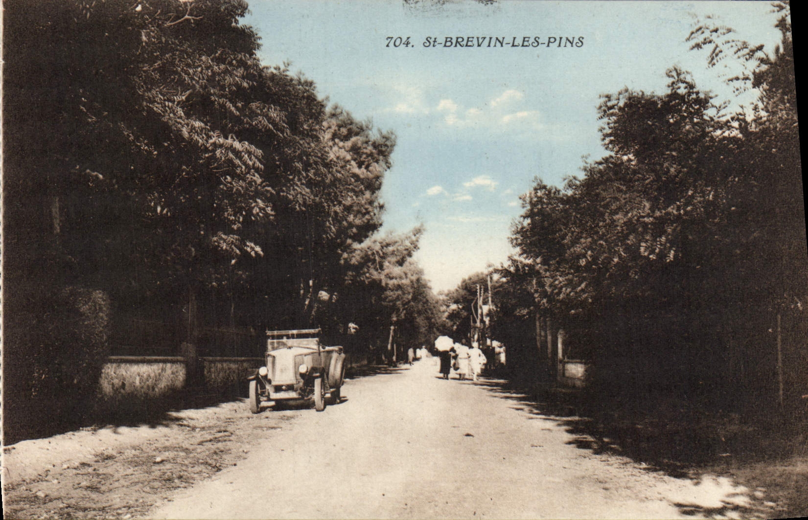 VINTAGE POSTCARD St Brevin Pines Automobile