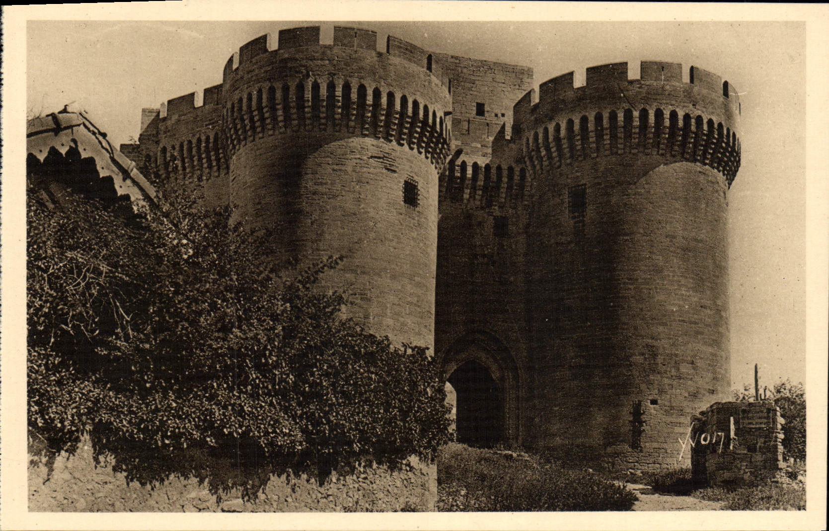 CPA Villeneuve les Avignon Porte fortifiee du Fort Saint Andre