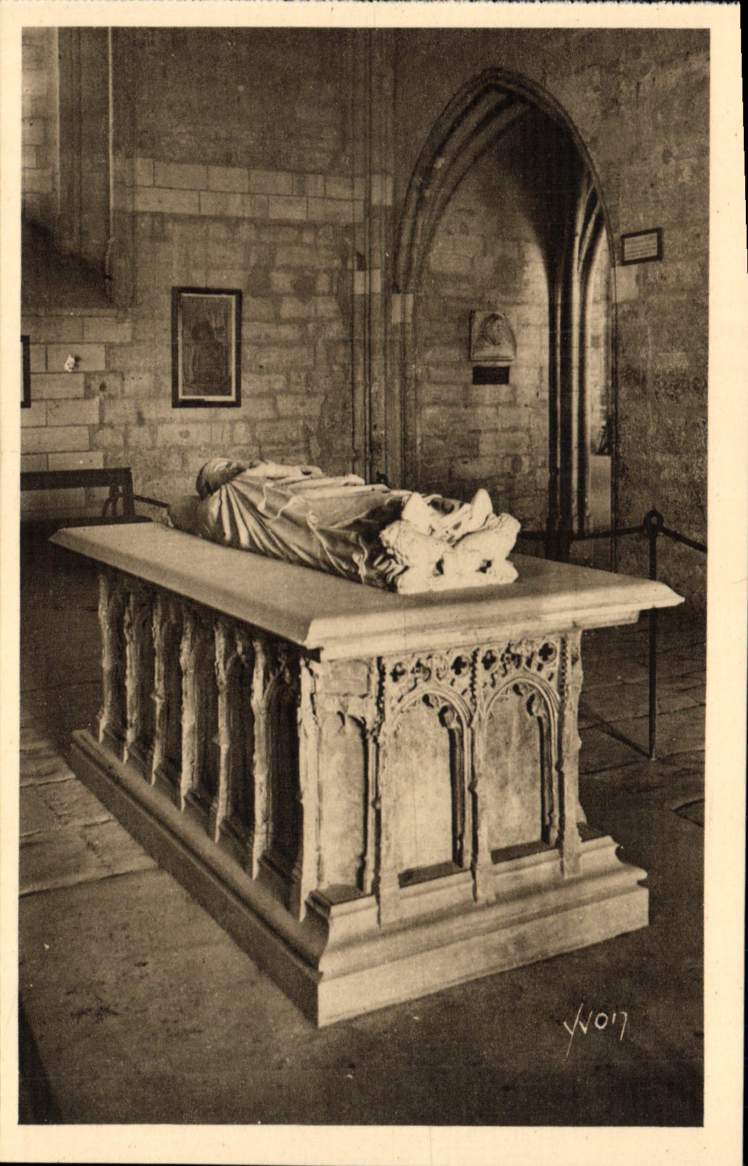 Paladar de Avignon de la POSTAL de la VENDIMIA de los papas Reproduction de la tumba del papa Clement VI