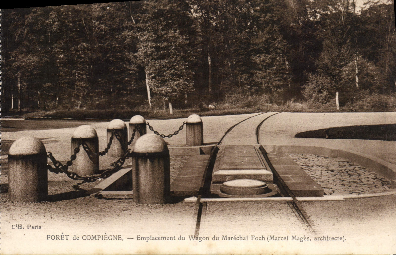CPA Foret de Compiegne Emplacement du Wagon du Marechal Foch