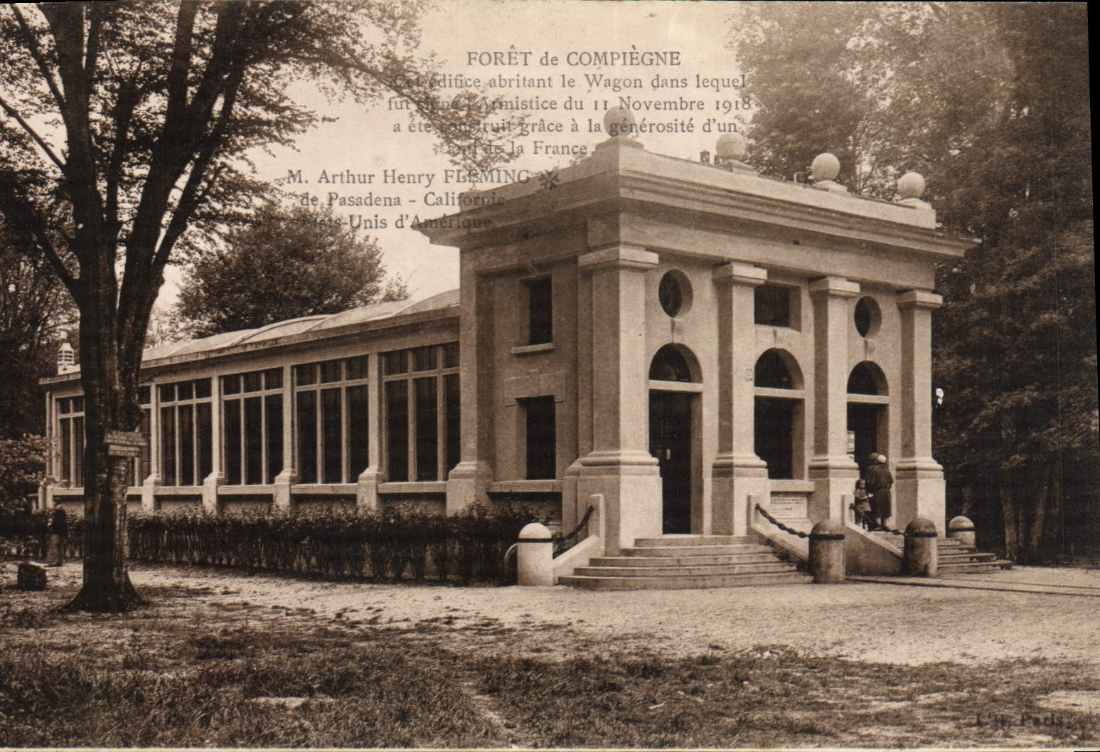 Taladro de la POSTAL de la VENDIMIA del edificio de Compiegne que abriga al coche