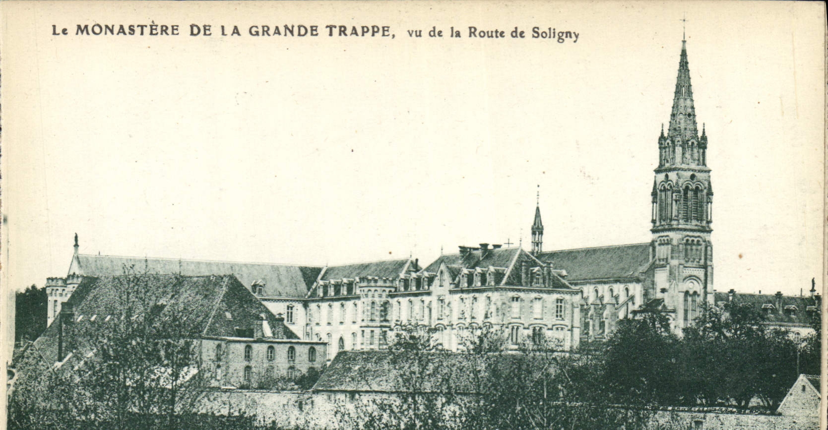 CPA Monastere De La Grande Trappe vue de la route de Soligny
