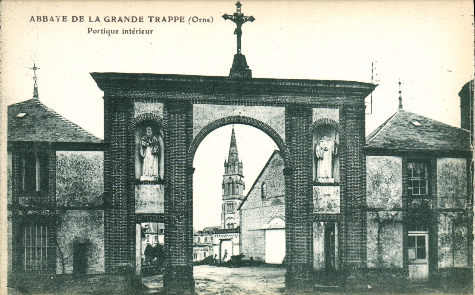 Abadía de la POSTAL de la VENDIMIA del pórtico grande del interior de la puerta de trampa