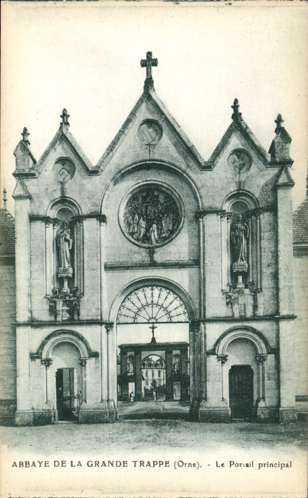 CPA Abbaye De La Grande Trappe Le Portail principal