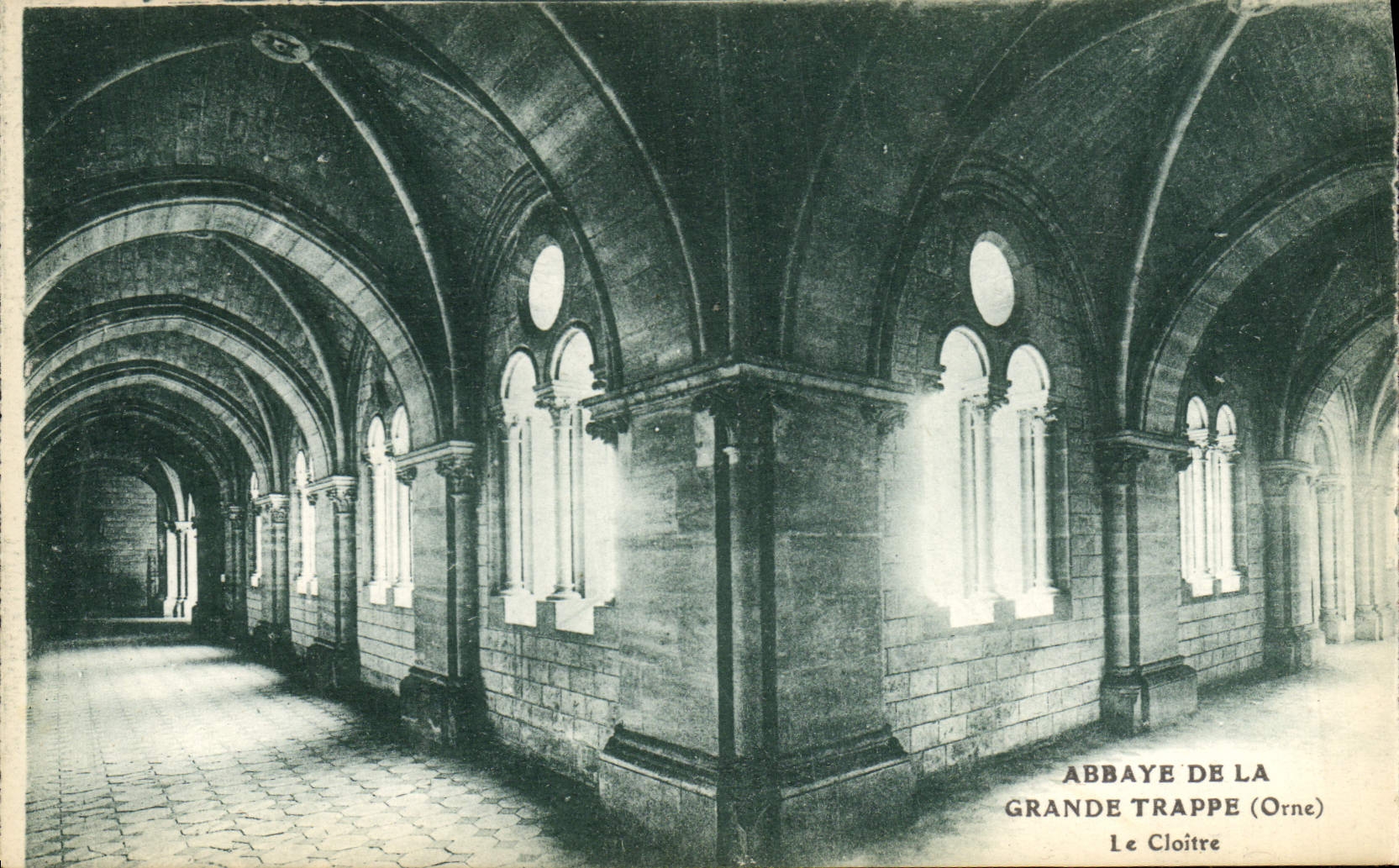 CPA Abbaye De La Grande Le cloitre