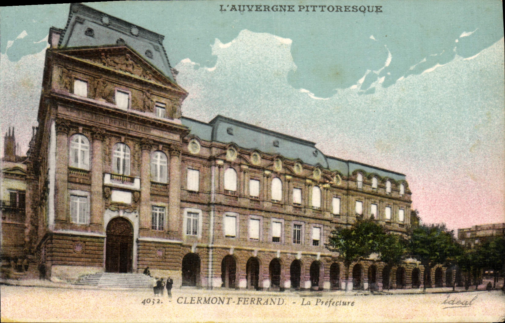 VINTAGE POSTCARD Clermont Ferrand Prefecture