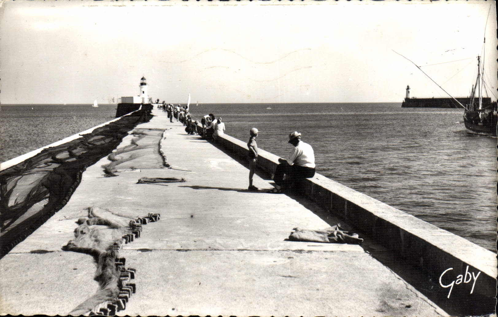CPM Les Sables D'Olonne Les Jetees