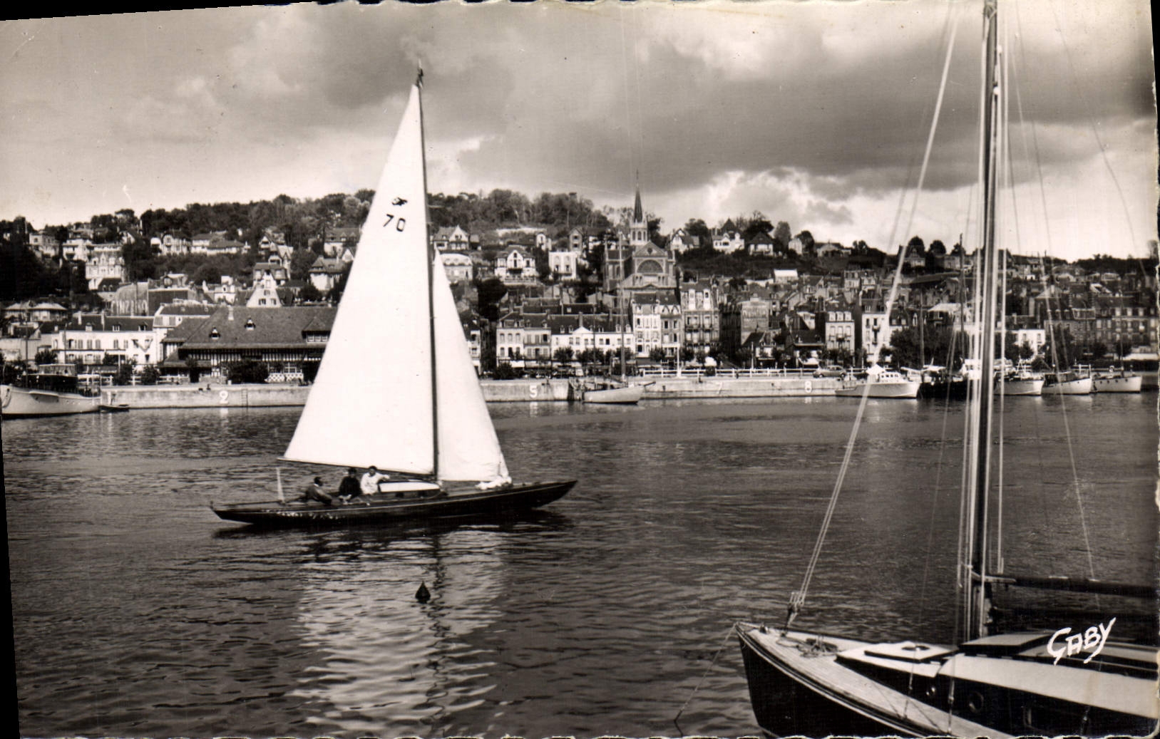 POSTAL MODERNA Deauville el puerto de los yates