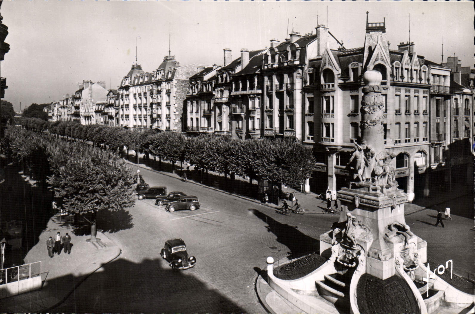 CPM Reims Fontaine Sube place Drouet d'Erlon