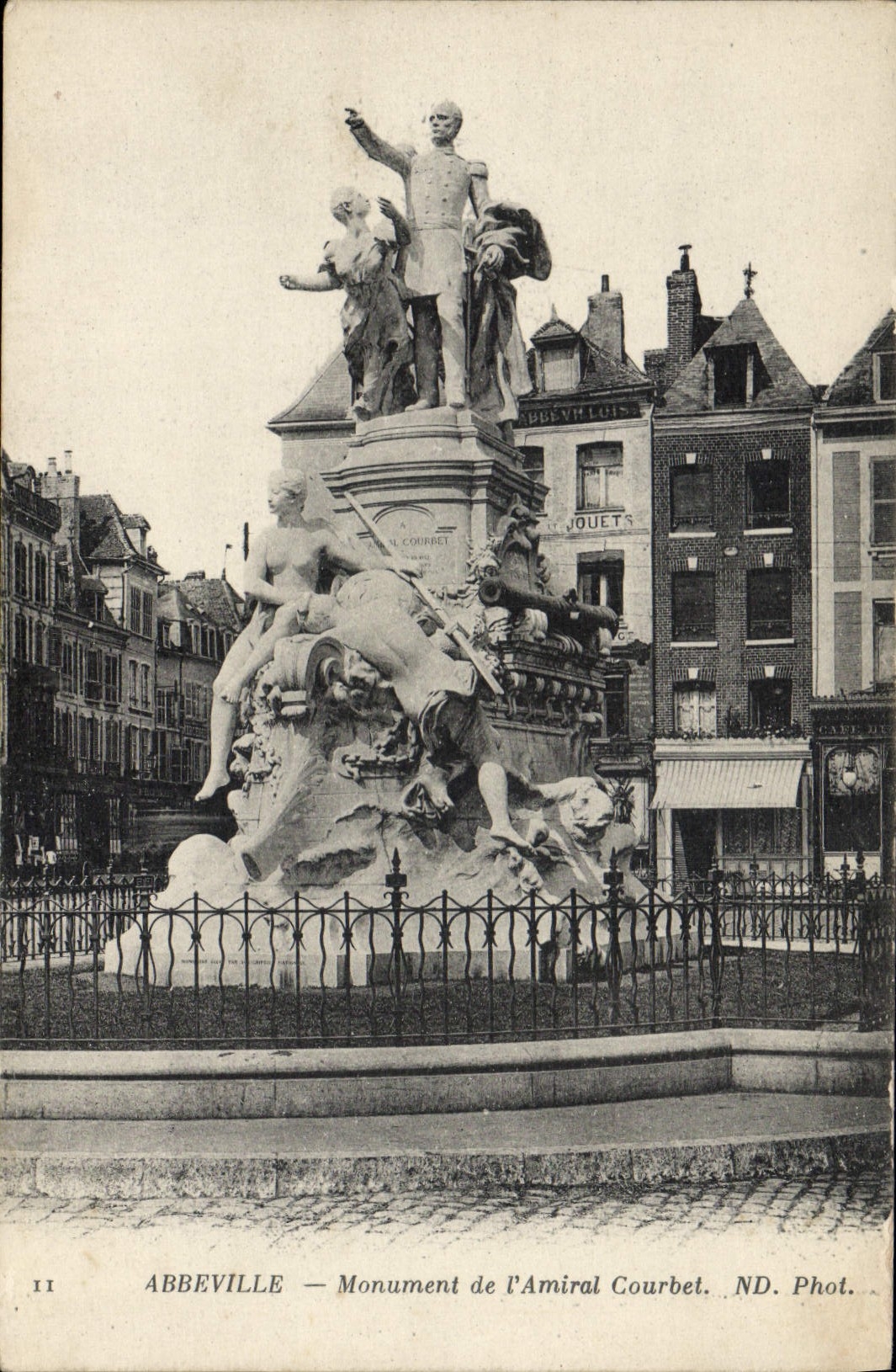 VINTAGE POSTCARD Abbeville Monument of the Admiral Courbet