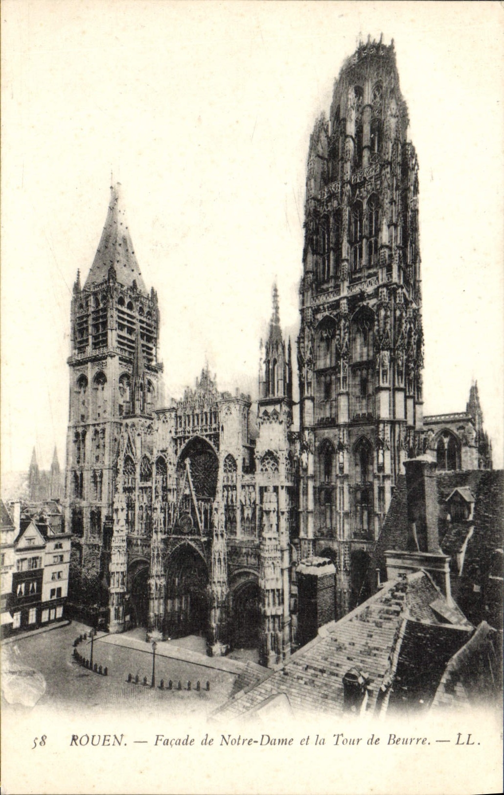 CPA Rouen Facade de Notre Dame et la Tour de Beurre