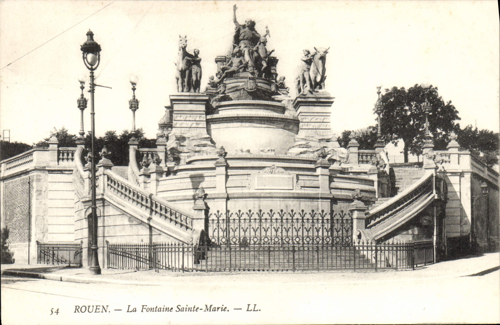 VINTAGE POSTCARD Rouen the Fountain Sainte Marie