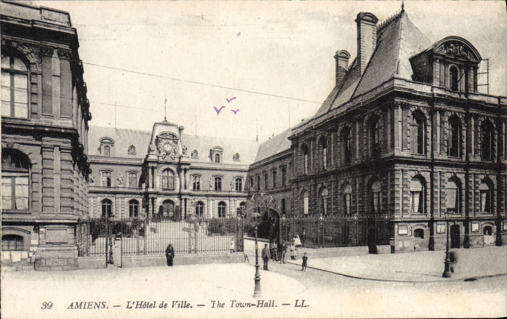 CPA Amiens L'Hotel de Ville