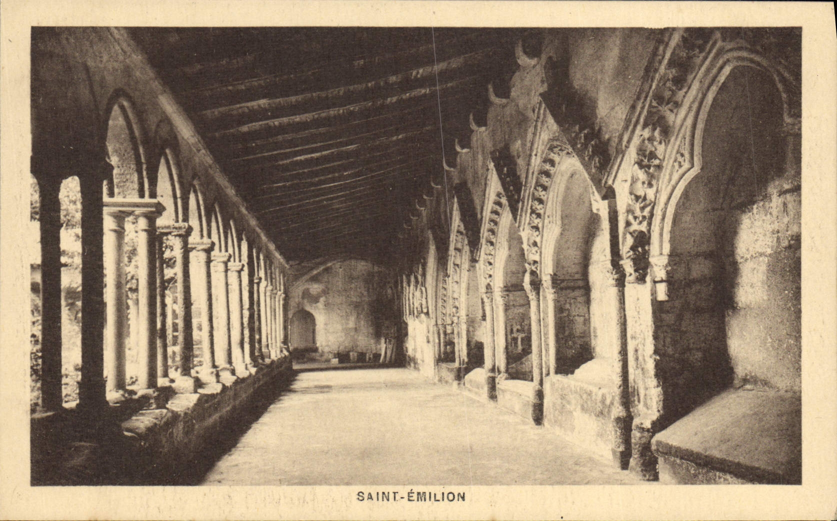 VINTAGE POSTCARD Holy Emilion Cloister of the collegial Nave of the Tombs