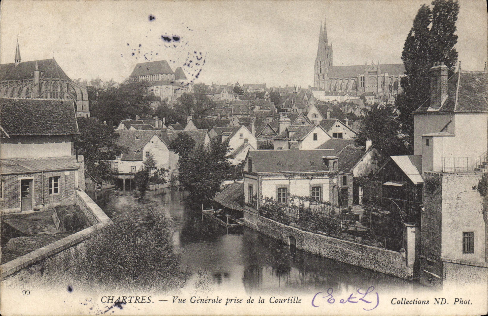 CPA Chartres Vue Generale Prise de la Courtille